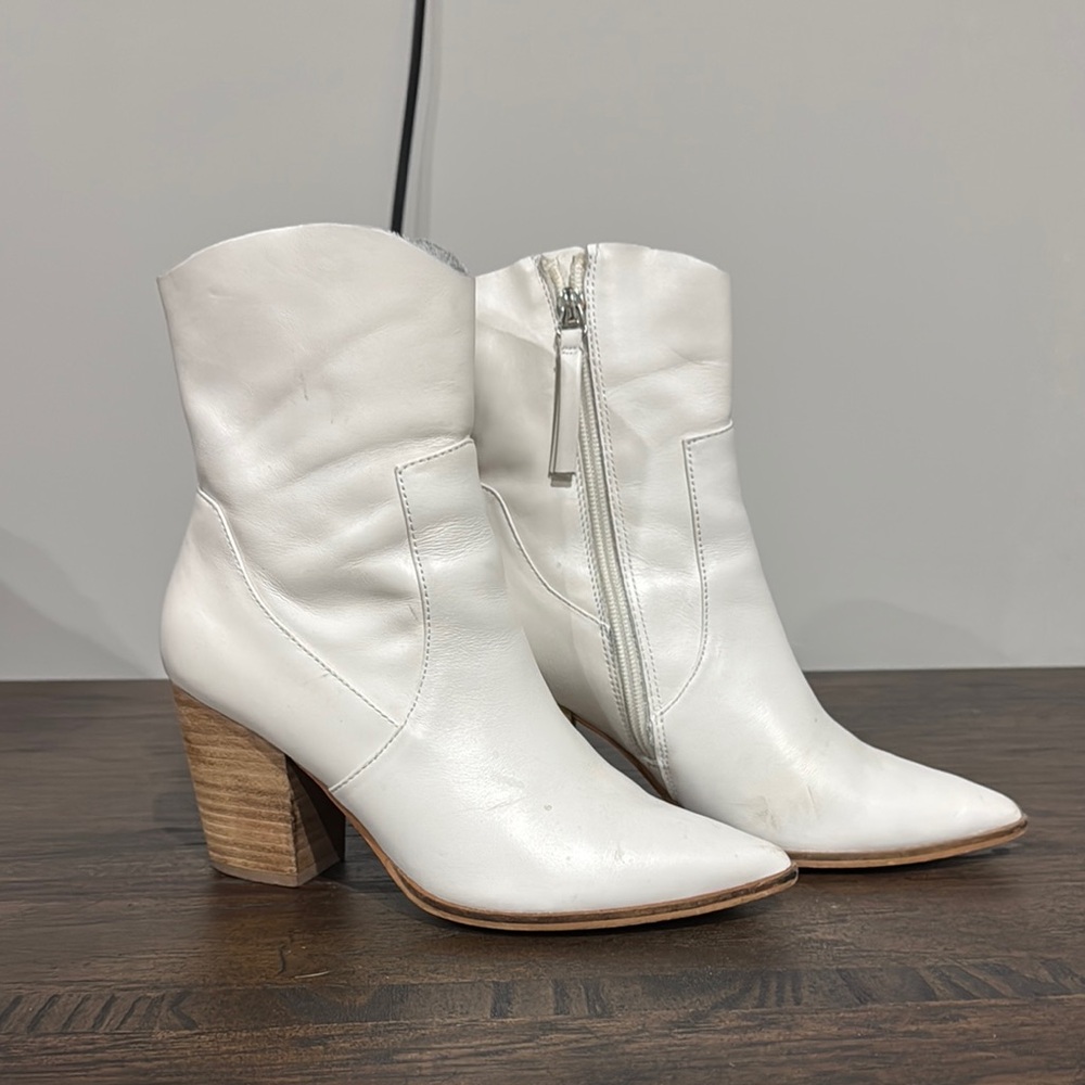 Steve Madden White Heeled Boots with Western Flair